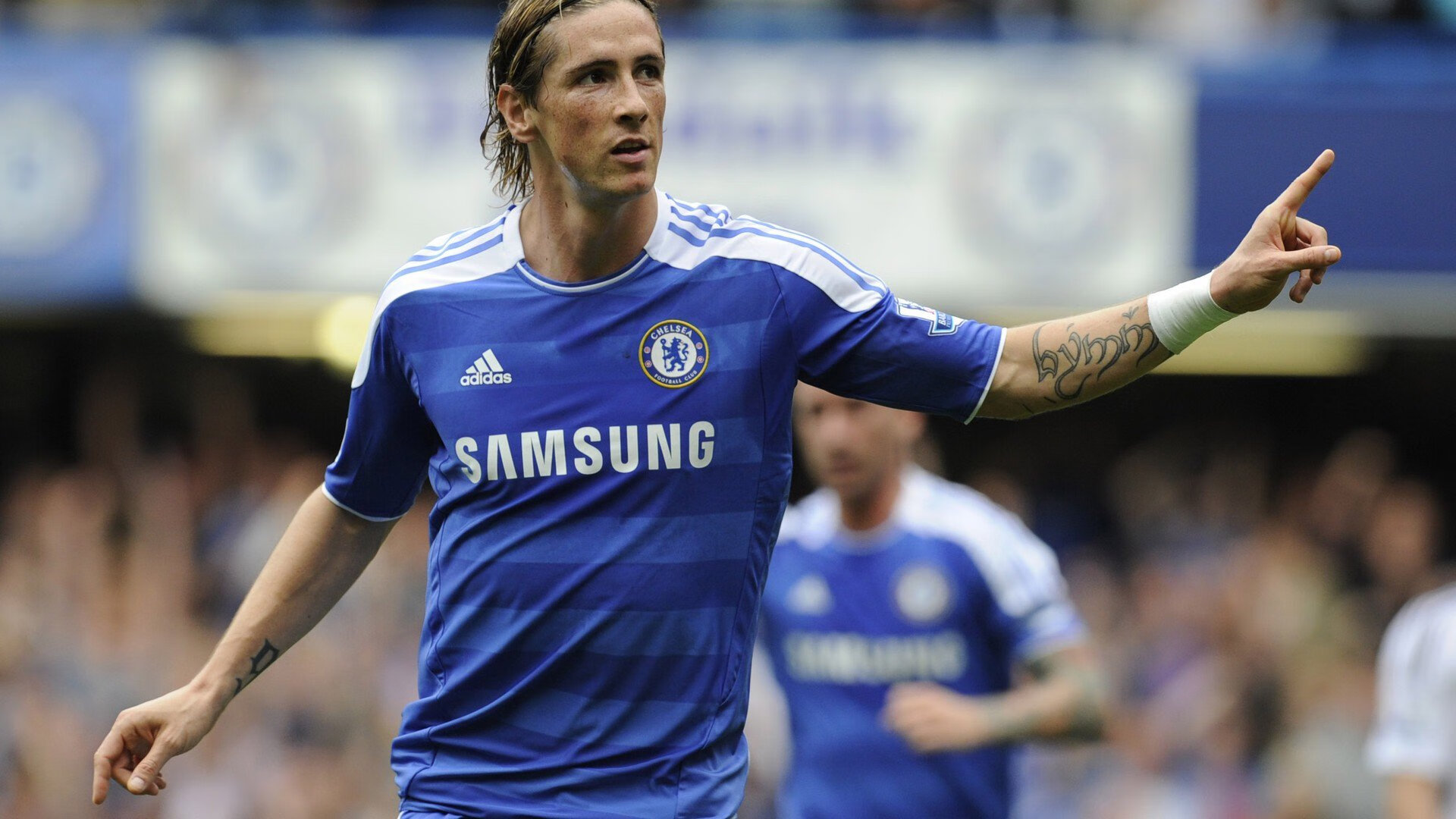 JiuyouAPP下载-乌拉圭中锋梅开二度，带领球队取胜，乌拉圭中场厉害的球员